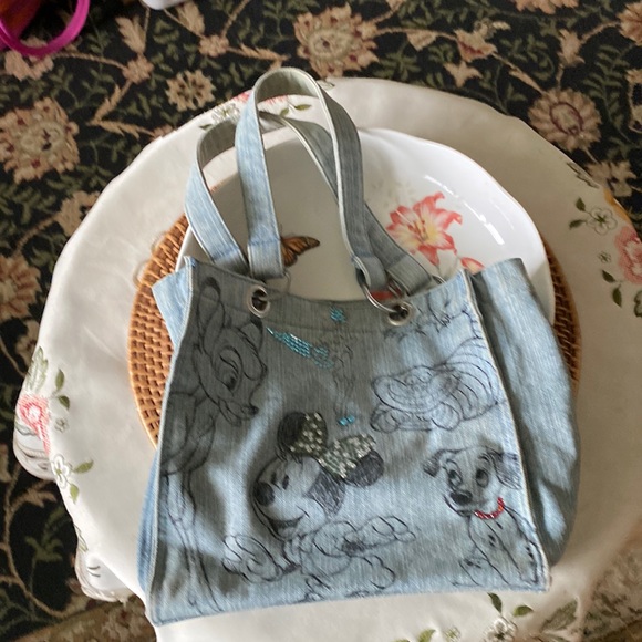 Disney Handbags - 🌻SALE🌻VINTAGE , RARE Disney Denim Tote